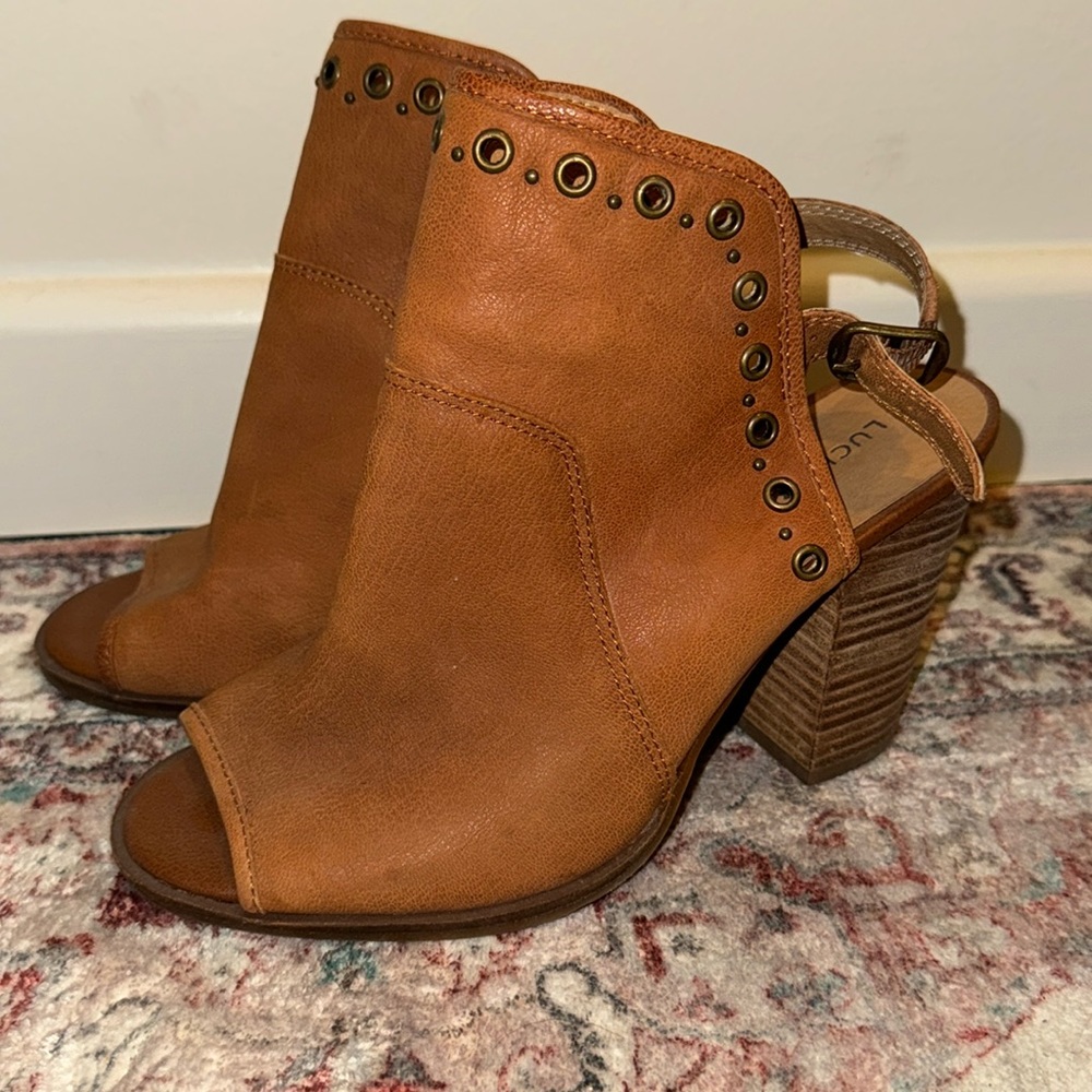 Brown Open Toed Mules